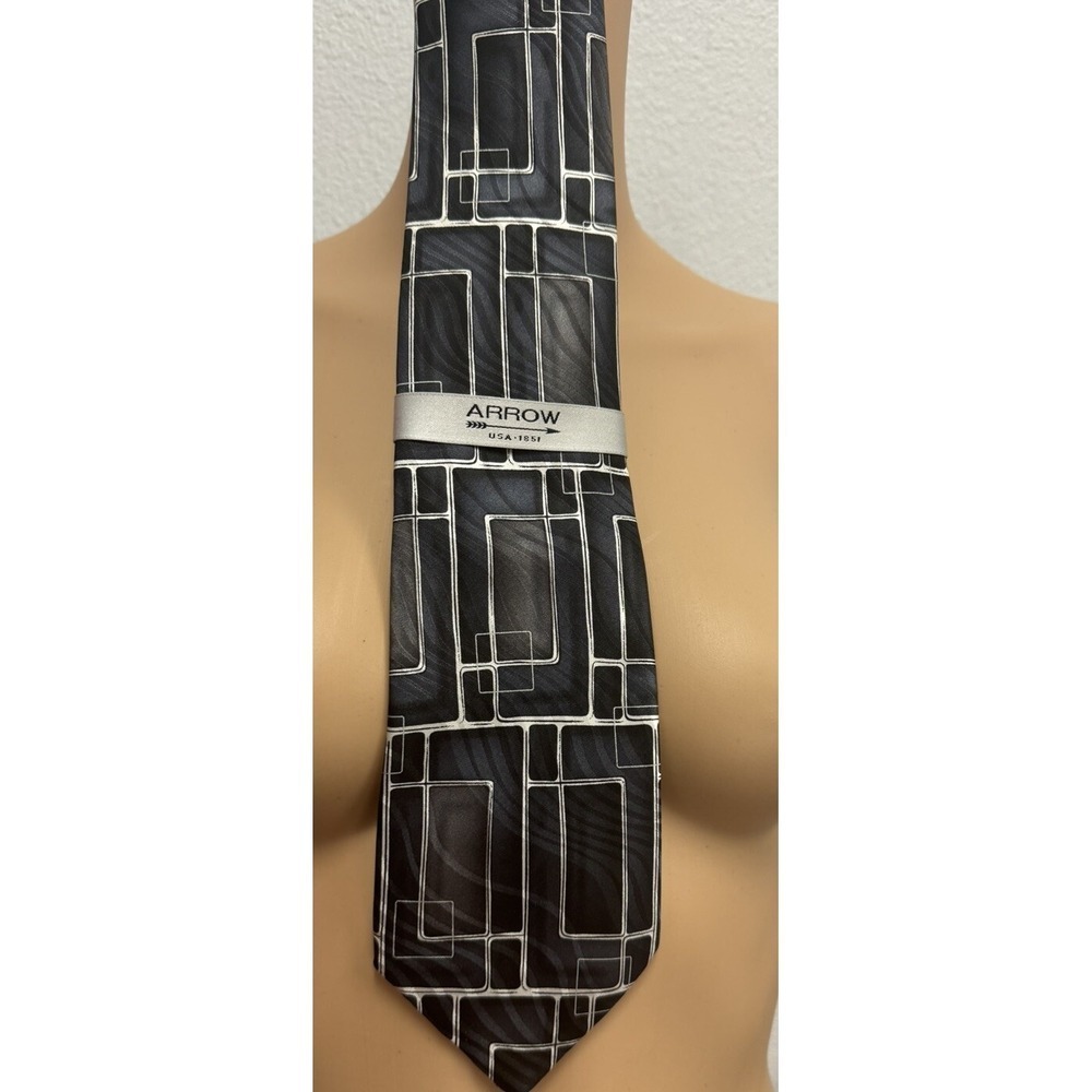 NWT Arrow Men's Rectangular Checkerboard Silver, Black Silk Tie, Standard